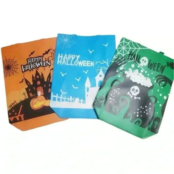 Other - 24 pack large reusable non-woven Halloween bags with handles 5 different design